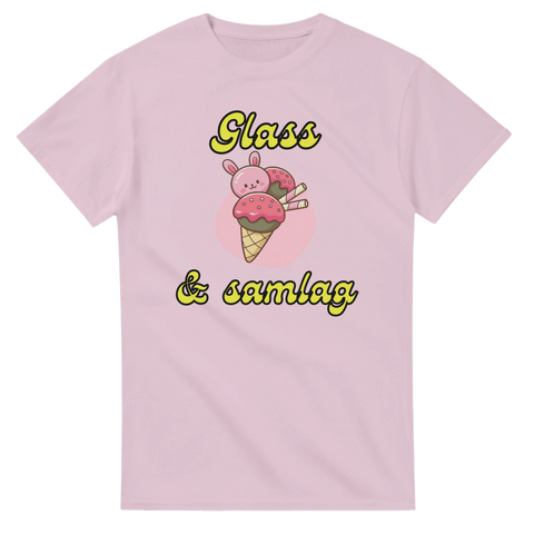 Ljusrosa t-shirt med en skämtsam kombination av gullig grafik och vågat budskap
