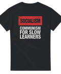 Satirisk t-shirt med rött socialism-block och vit textdesign