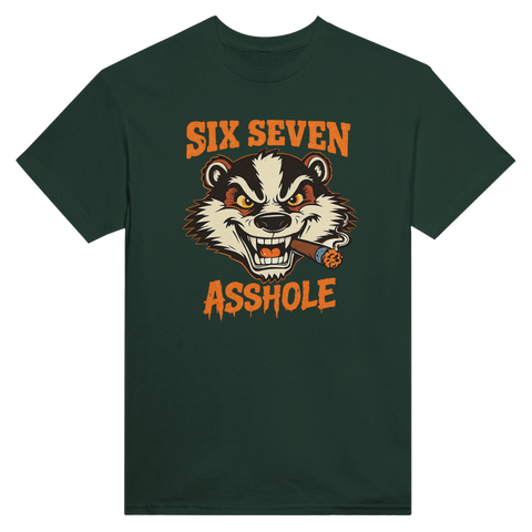 Mörkgrön t-shirt med retro illustration av en rökande grävling i orange stil
