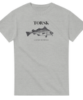 Grå t-shirt med en svart illustration av en torsk, texten "TORSK" pryder över och "GADUS MORHUA" under motivet.
