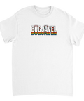 Grafiskt regnbågsmotiv med texten Bögjävel på en vit t-shirt
