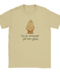 Beige t-shirt med grafiskt motiv av en glass i popart-stil och budskap