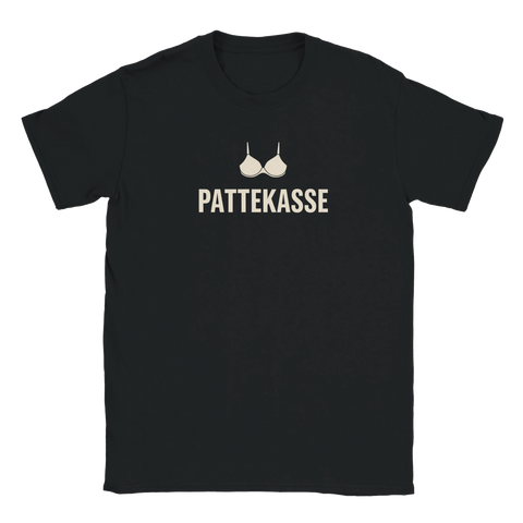 Svart t-shirt med ett spetsigt och satiriskt statement-tryck i vitt