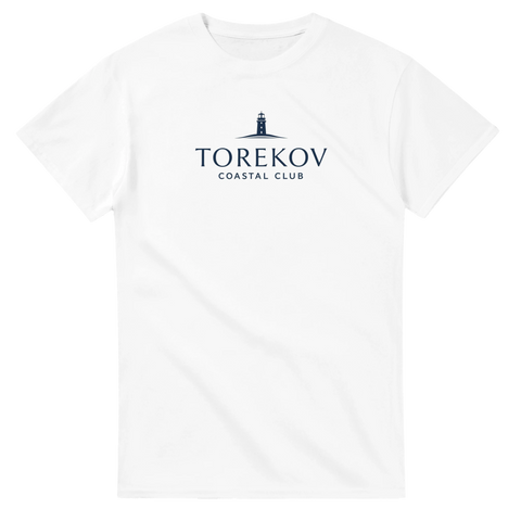 Marinblått fyr-emblem med texten Torekov Coastal Club – vit t-shirt