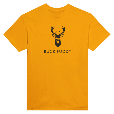 Senapsgul t-shirt med humoristiskt tryck föreställande en hjort