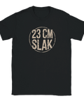 Svart t-shirt med självironiskt budskap i minimalistisk typografi