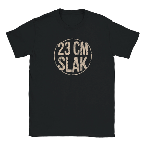 Svart t-shirt med självironiskt budskap i minimalistisk typografi