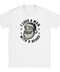 Vit t-shirt med skäggtryck – rolig juloutfit med texten I Love a Man with a Beard