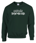 Mörkgrön sweatshirt med texten ”Katthår – bryr mig inte”.