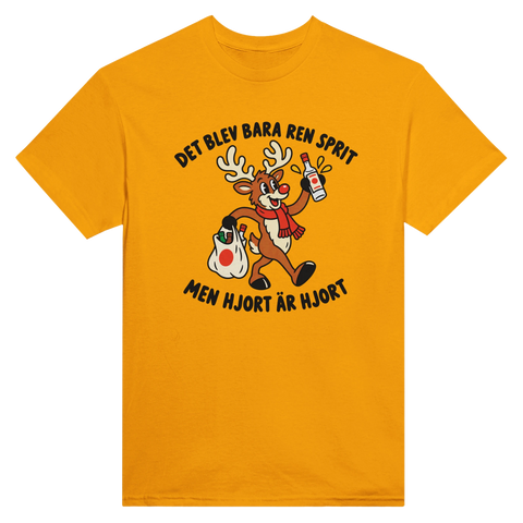 Orangegul t-shirt med en hjort, flaska och texten ”Det blev bara ren sprit – men hjort är hjort”.