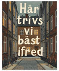 Närbild på en poster föreställande en urban gränd i dämpade färger med beige typografi centrerat i motivet.