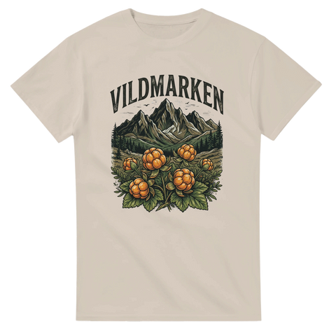 Svensk natur i grafisk stil med fjälllandskap och hjortron – t-shirt