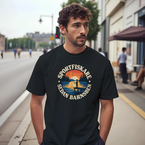 T-shirt med motivet Sportfiskare sedan barnsben