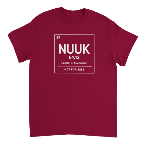 Vinröd t-shirt med geopolitisk satir och texten Not for Sale