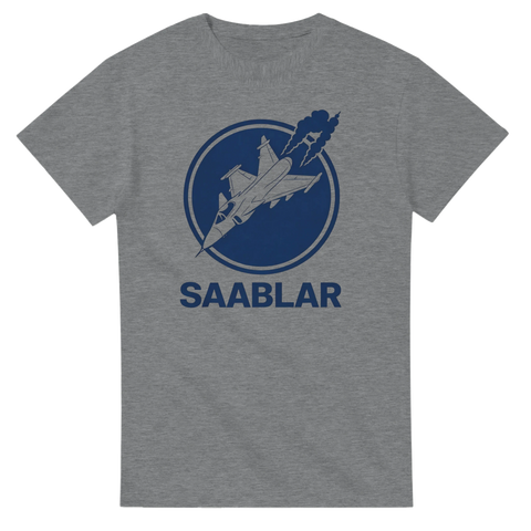 Saab 35 Draken flygplan med rök i blå cirkel, text "SAABLAR" på grå t-shirt.