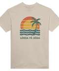 Klassiskt campingmotiv i retrostil tryckt på beige t-shirt