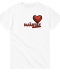Grafiskt rött hjärta med texten Hjärtat till vänster på vit t-shirt
