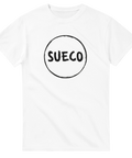 Vit t-shirt med svartvitt Sueco-motiv och handritad känsla