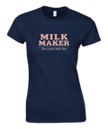 Stilren grafisk design Milk Maker i rosa nyans på marinblå t-shirt