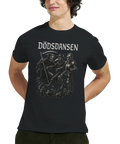 Svart t-shirt med detaljerad illustration av Dödsdansen, där liemannen och en riddare dansar, perfekt för goth- och metalfans med mörk humor.