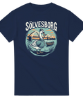 Charmigt motiv av en svan med mössa och eka i Sölvesborg – marinblå t-shirt