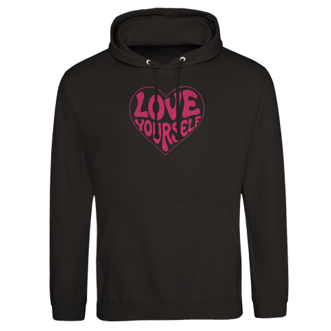 Svart hoodie med en rosa illustrerad hjärtdesign i vintagestil