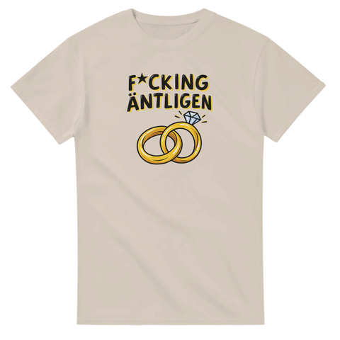 T-shirt med förlovningsringar och texten F*cking äntligen