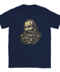 Vintagedesign föreställande gammal sjöman med fiskar i skägget på marinblå t-shirt