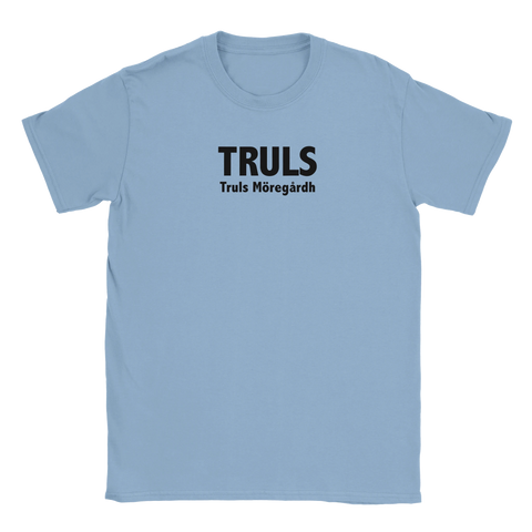 TRULS Truls Möregårdh" text i svart på ljusblå t-shirt.
