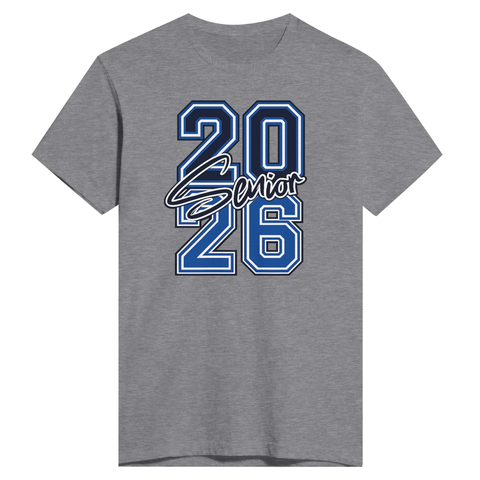 Blå "2026 Senior" texttryck med vit kontur på en grå t-shirt, college-stil.