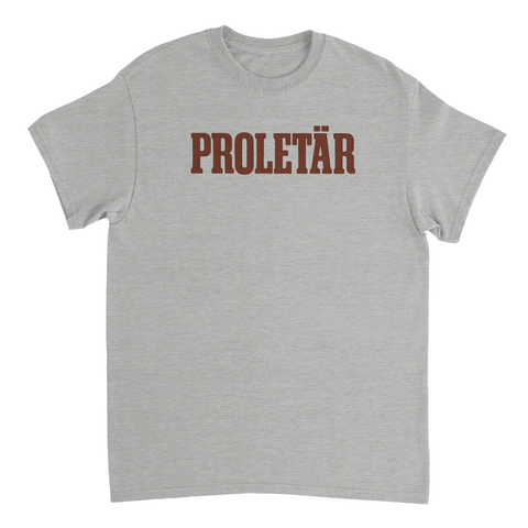 Brun grafisk text PROLETÄR på bröstet – gråmelerad t-shirt
