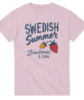 Grafisk illustration av svenska jordgubbar i retrostil – rosa t-shirt