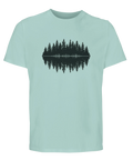 T-shirt i ljust mintgrön ton med konstnärligt naturtryck av skog och ljudvågor