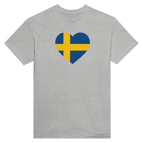 Svensk flagga hjärta på grå t-shirt.