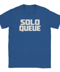 Solo Queue-texttryck i vitt på en mörkblå melerad t-shirt.