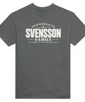 Gråmelerad t-shirt med texten Svensson – A Family of Originals