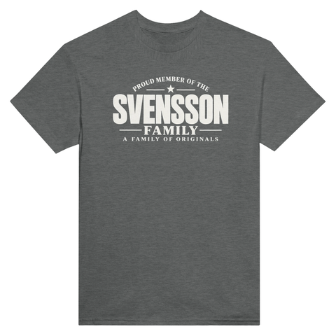 Gråmelerad t-shirt med texten Svensson – A Family of Originals