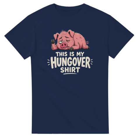 Humoristisk design med en utmattad gris på en mörkblå t-shirt