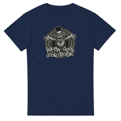 Creepy karaktär med obehagligt leende och citat – horror t-shirt
