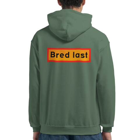 militärgrön hoodie med ryggtryck och texten bred last