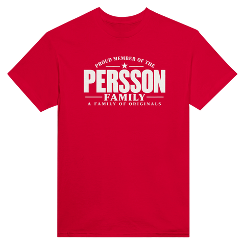 Röd t-shirt med texten Persson – A Family of Originals