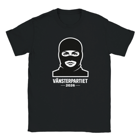 Svart t-shirt med statement-design och spetsig politisk illustration inför 2026