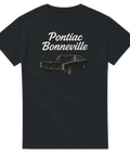 Pontiac Bonneville 1967 svart bil, vit text på mörkgrå t-shirt.
