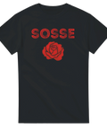 Svart t-shirt med röd ros och texten Sosse i retrostil
