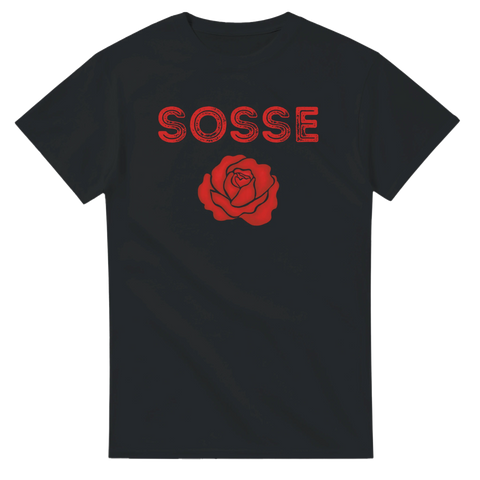 Svart t-shirt med röd ros och texten Sosse i retrostil