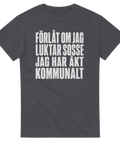 Textbaserat tryck med politisk satir på en mörkgrå t-shirt