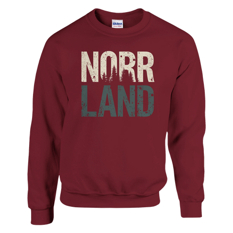 Norrland-tryck med skogssiluett på vinröd sweatshirt, retro stil.