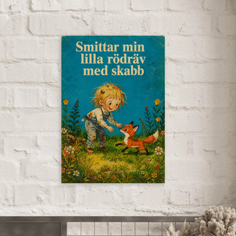 Humoristisk väggkonst med rävmotiv monterad på en rustik vit tegelvägg