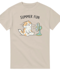Rolig kattillustration med texten Summer Fun – sandfärgad t-shirt