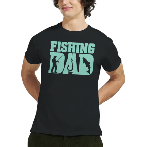 T-skjorte med teksten «Fishing Dad» med silhuetter av fisker, fiskestang og fisk.
